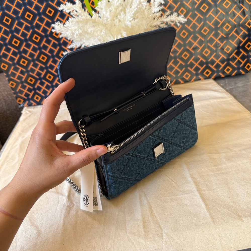 NWT , tory burch crossbody Stylish Blue Quilted Chain Bag - Picture 6 of 14
